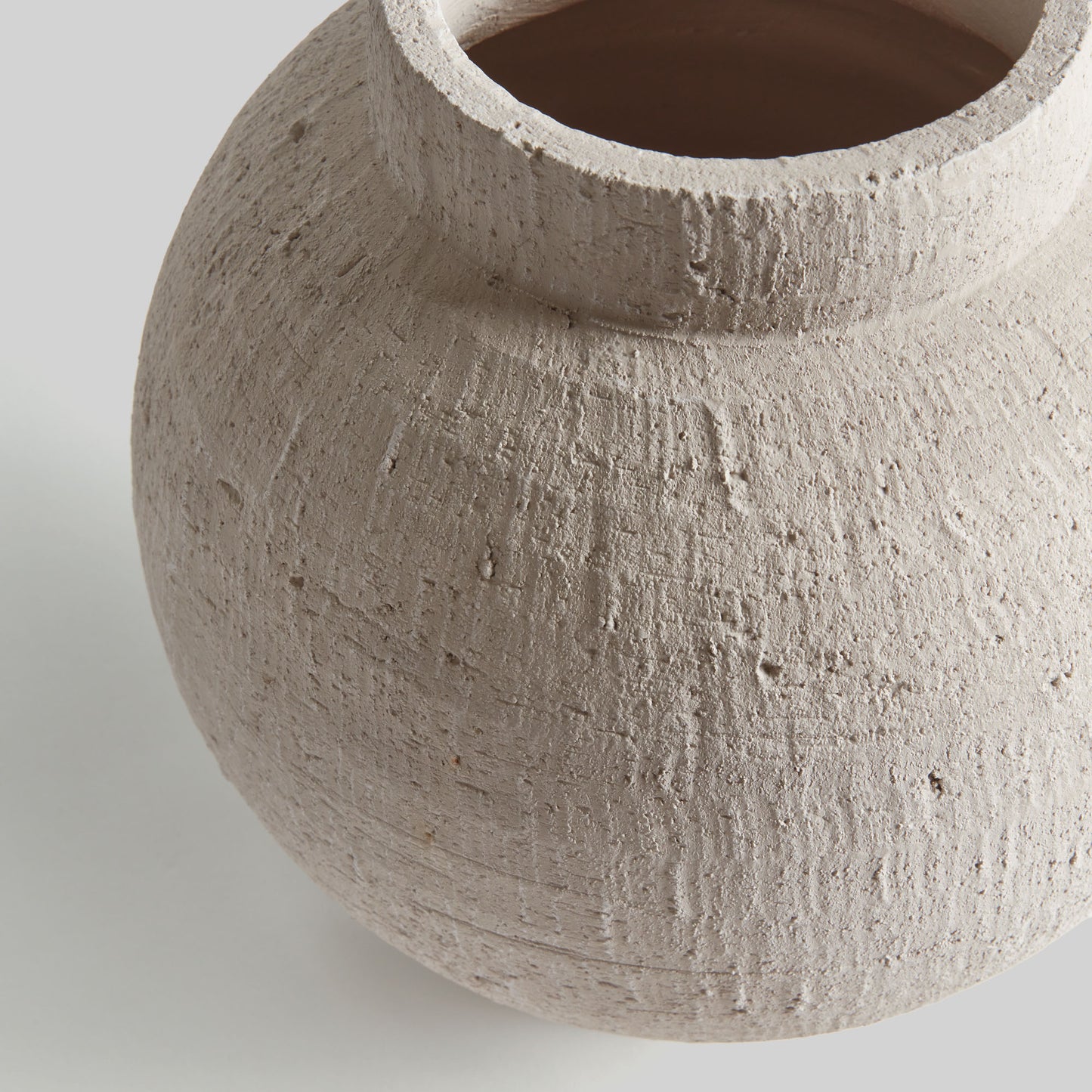 Amphora handled terracotta large vase - stylish home accent (Image3).