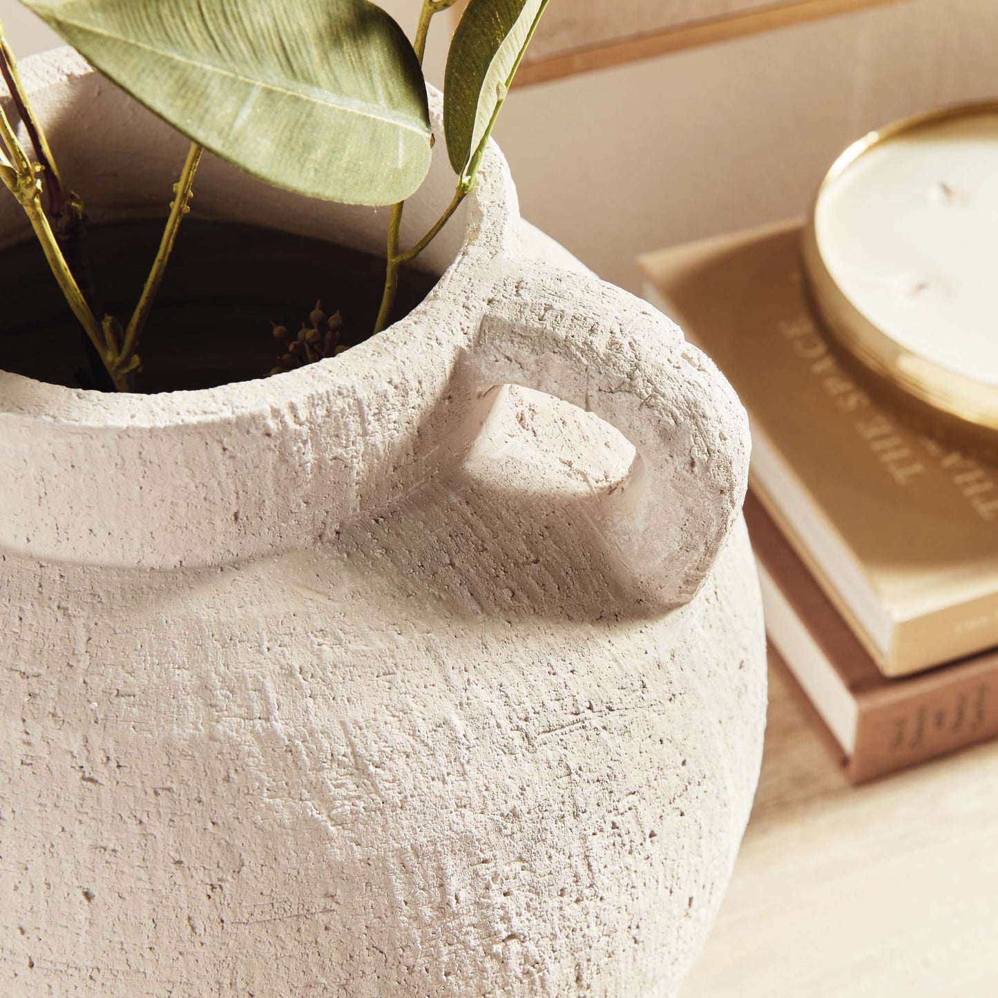 Amphora handled terracotta large vase - stylish home accent (Image5).