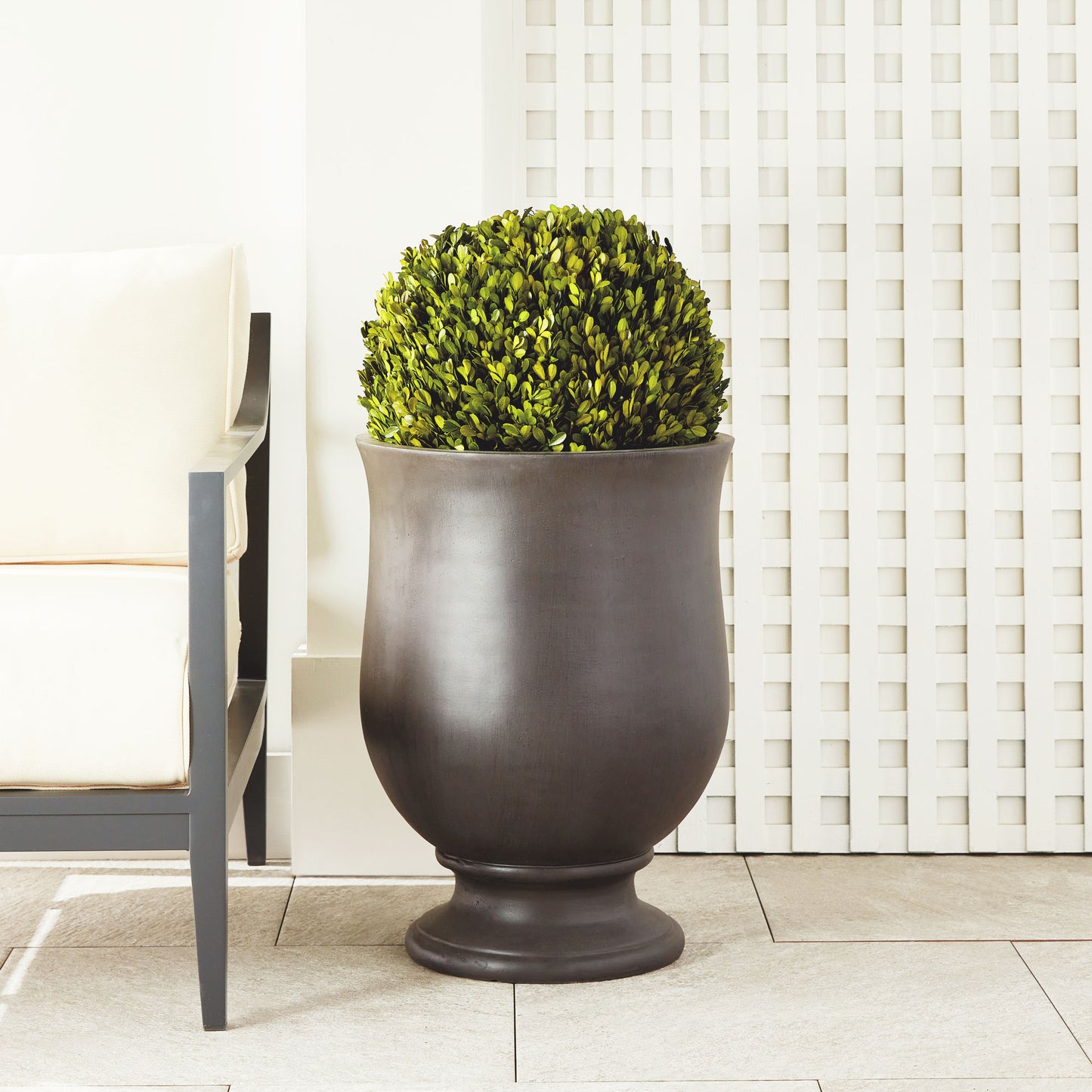 Antique black round footed planter 17.75 inch - stylish home accent (Image5).