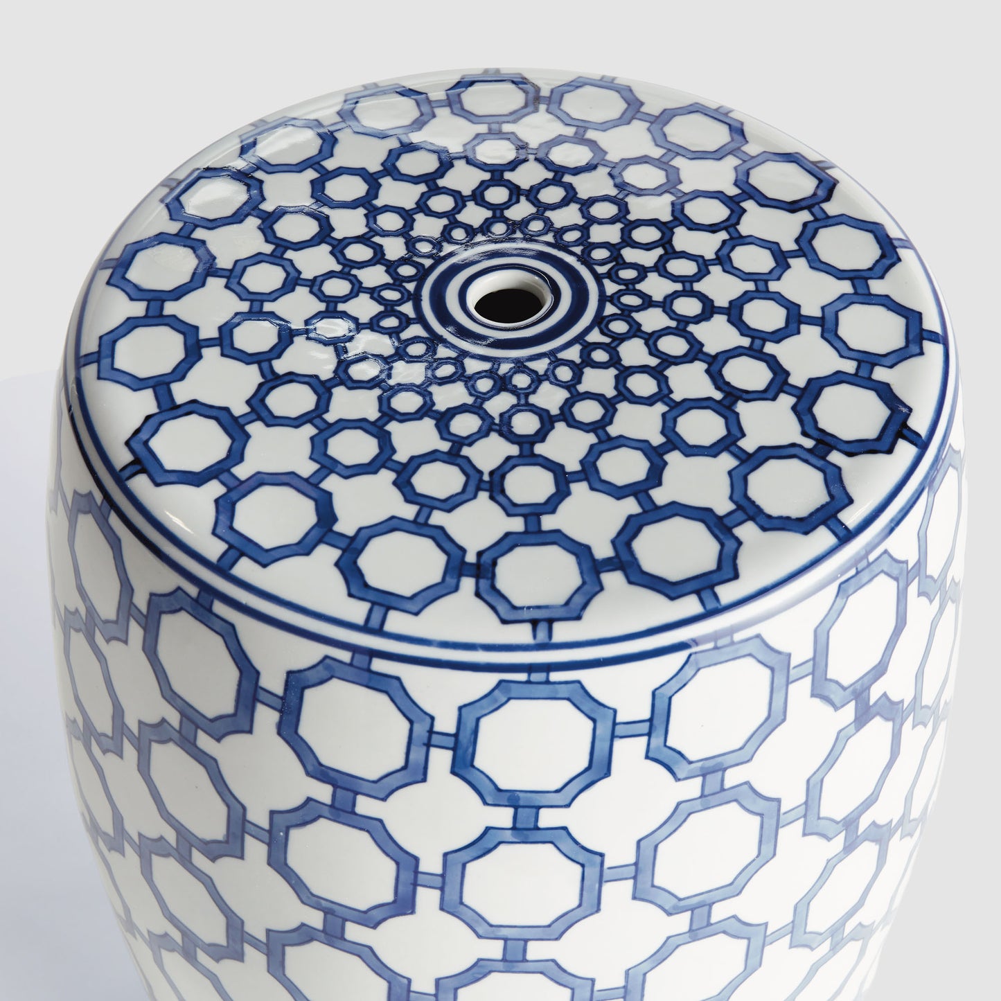 Blue and white chinoiserie ceramic stool - stylish home accent (Image3).