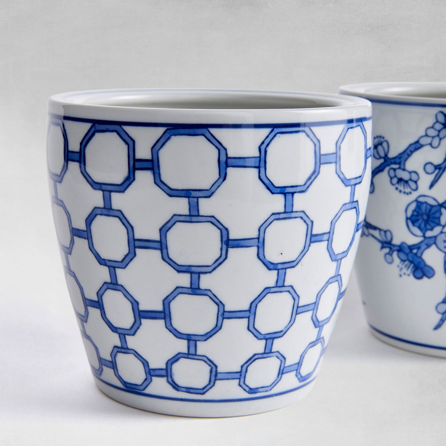 Blue and white hand-painted ceramic midi pots (set of 4) - stylish home accent (Image4).