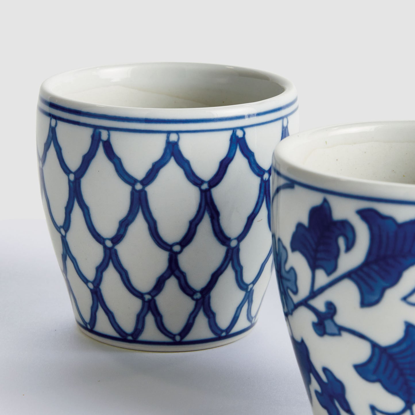 Blue and white porcelain mini flower pots (set of 6) - stylish home accent (Image3).