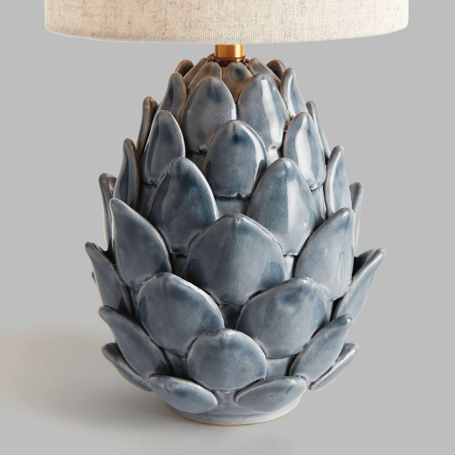 Blue artichoke ceramic lamp - stylish home accent (Image4).