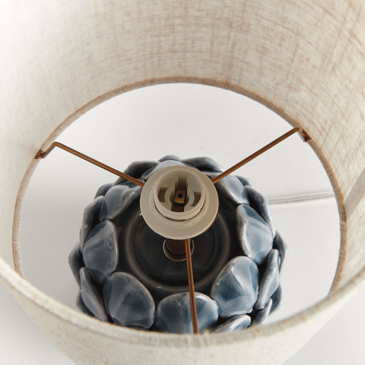 Blue artichoke mini lamp - stylish home accent (Image5).