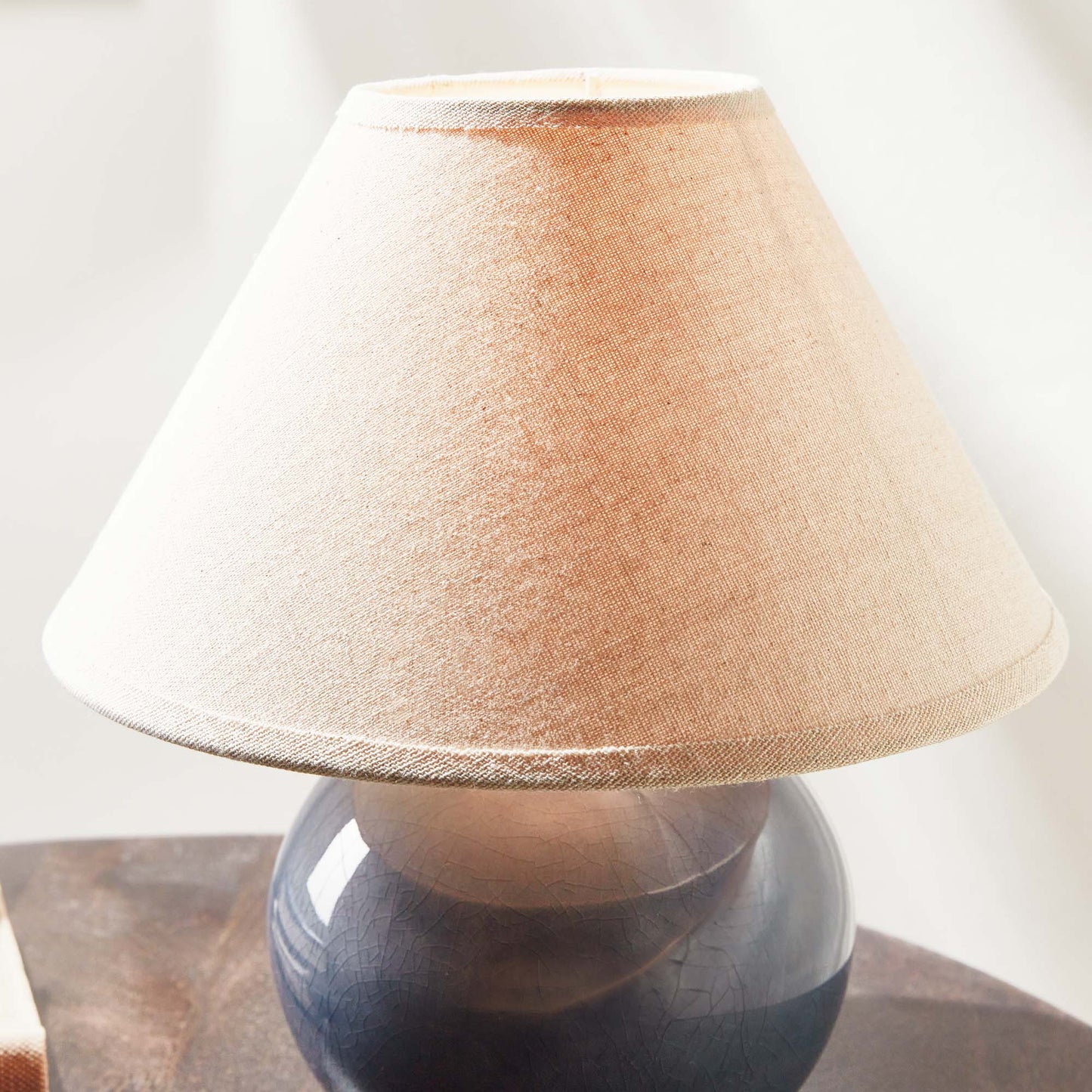 Blue crackle glaze mini lamp - stylish home accent (Image8).