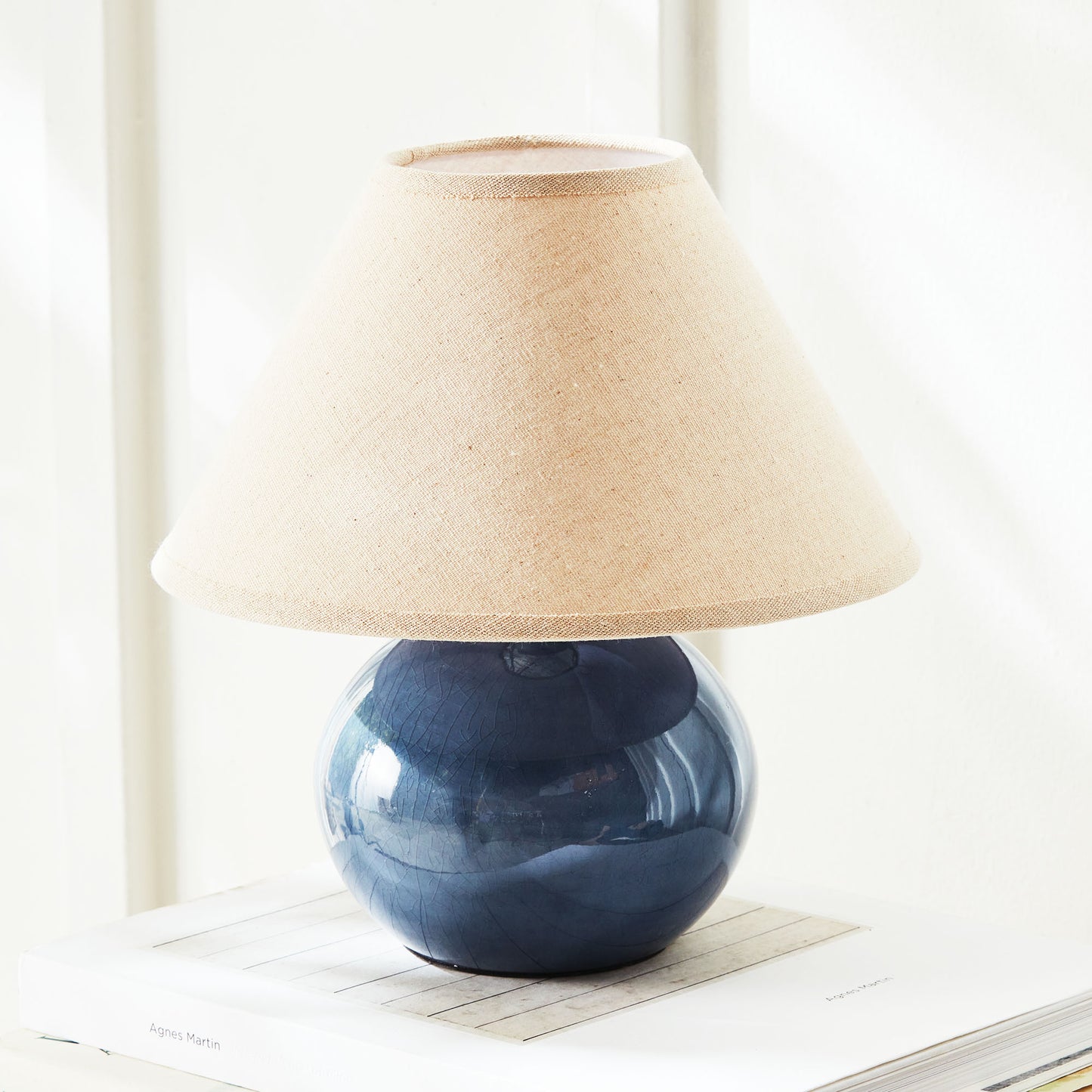 Blue crackle glaze mini lamp - stylish home accent (Image9).