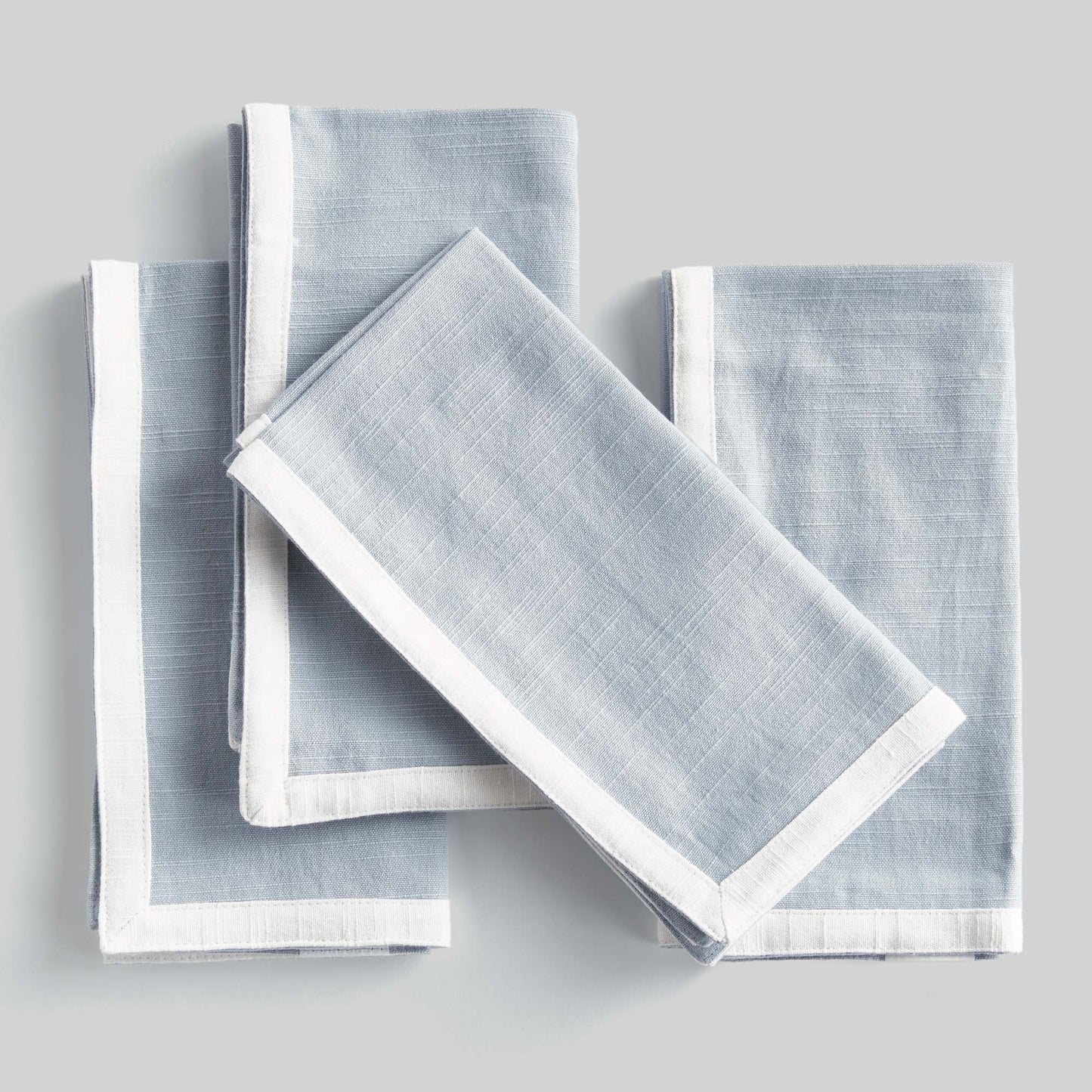 Blue with white border cotton dinner napkins (set of 4) - stylish home accent (Image3).