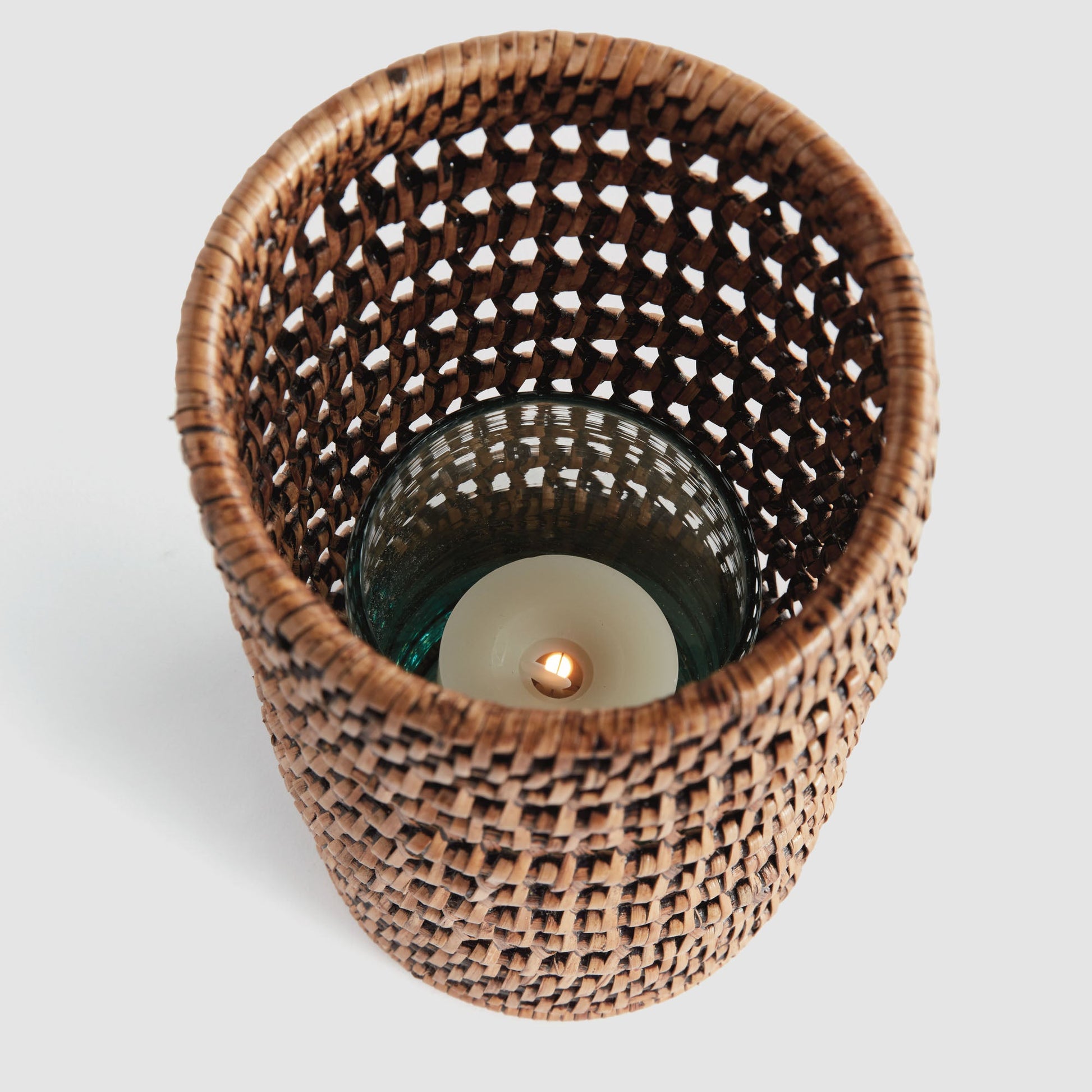 Brown rattan hurricane candle holder - stylish home accent (Image4).