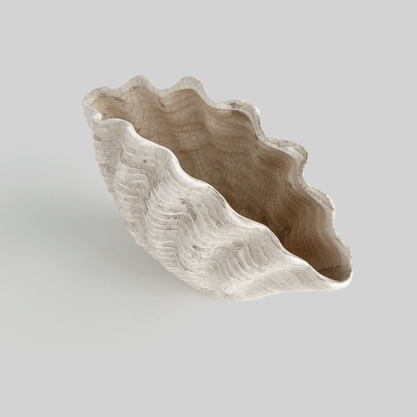 Ceramic coastal clam shell small vase - stylish home accent (Image5).