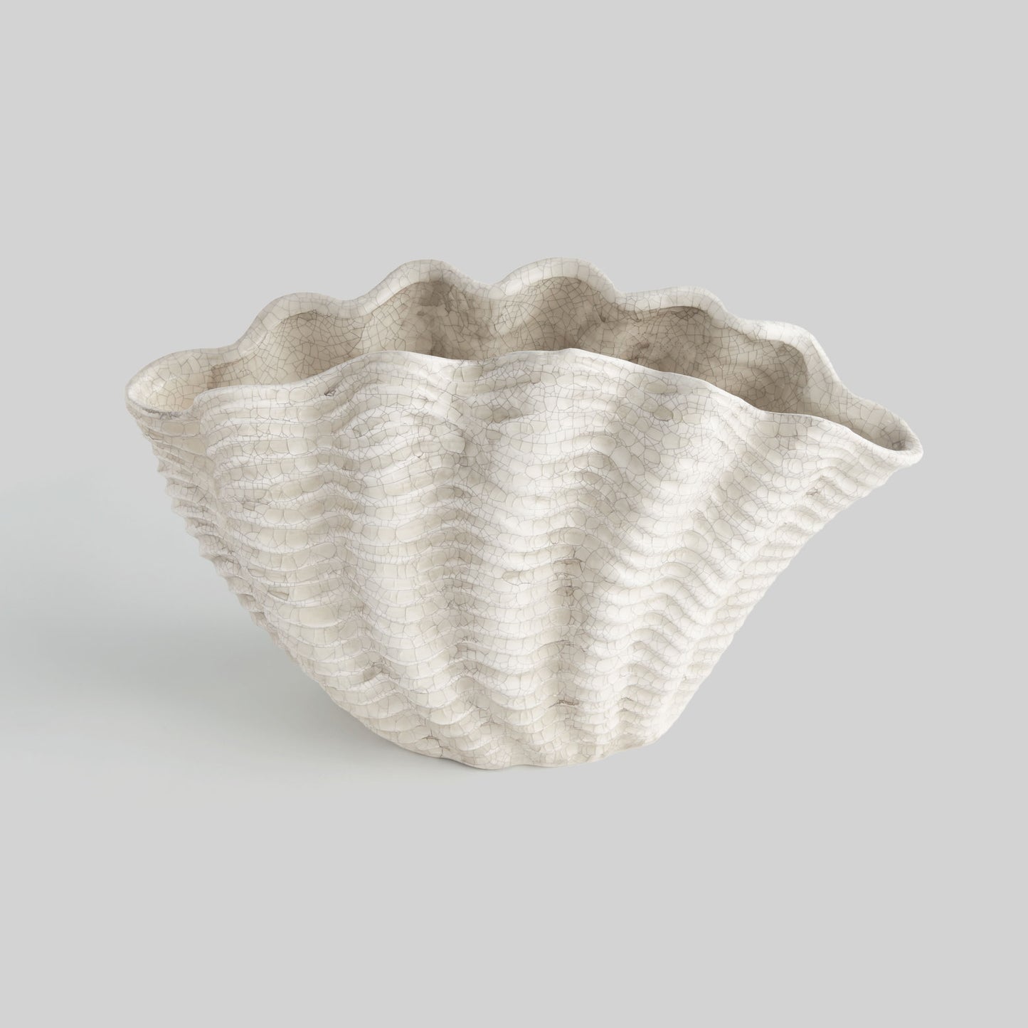 Ceramic coastal clam shell vase - stylish home accent (Image5).