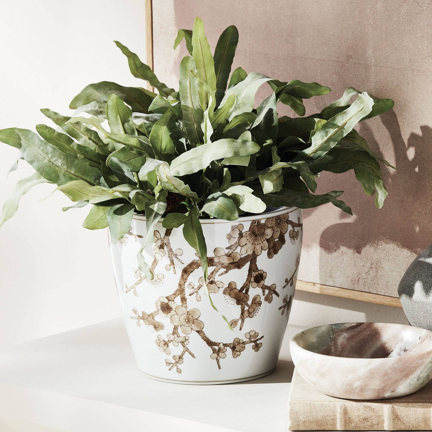 Chinoiserie taupe ceramic flower pots (set of 3) - stylish home accent (Image2).