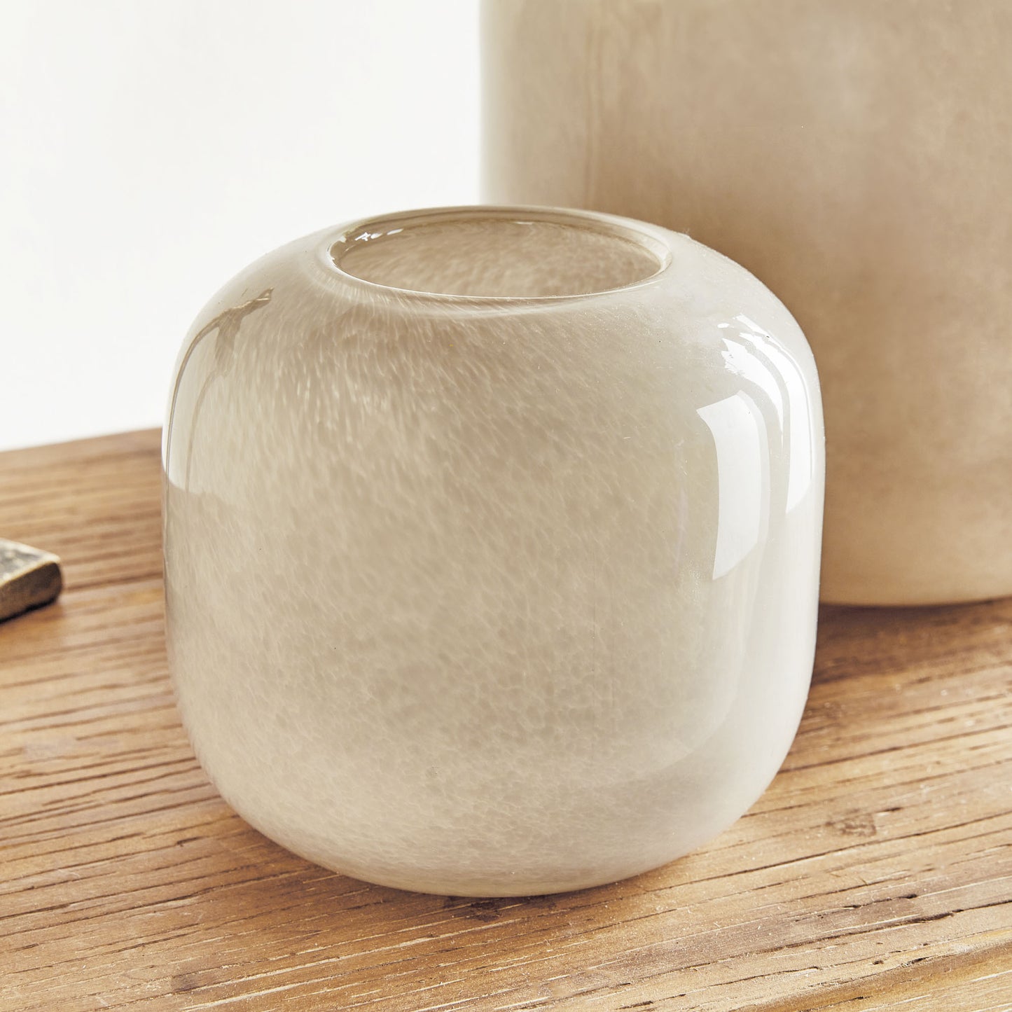 Contemporary beige glass small vase - stylish home accent (Image4).