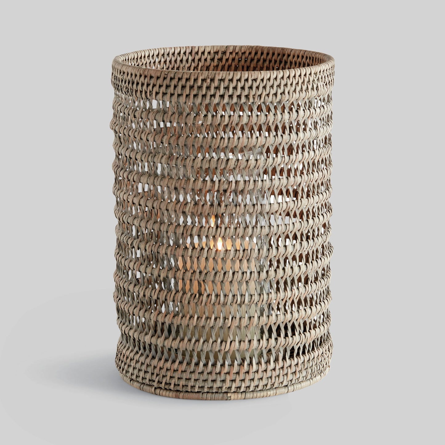 Gray rattan hurricane candle holder - stylish home accent (Image5).