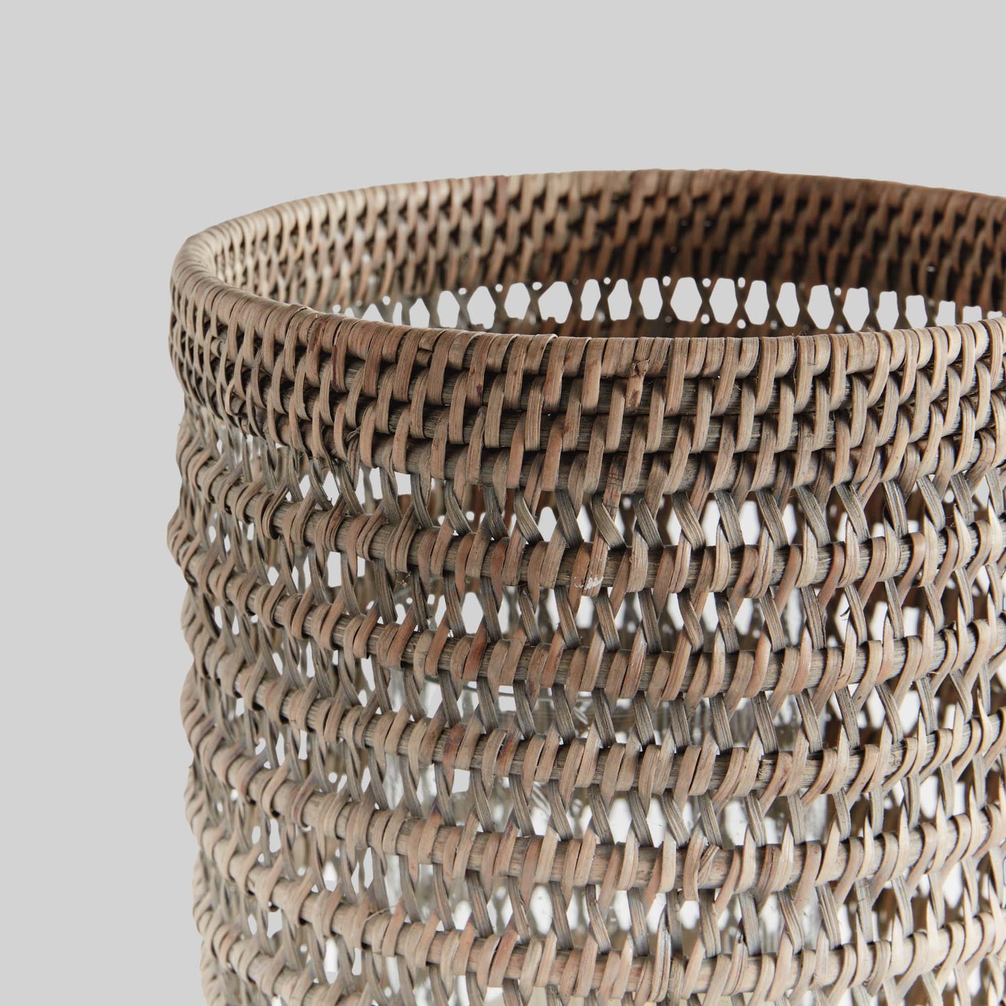 Gray rattan hurricane candle holder - stylish home accent (Image6).