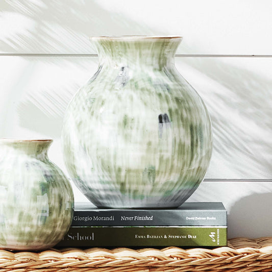 Green stoneware large vase - stylish home accent (Image5).