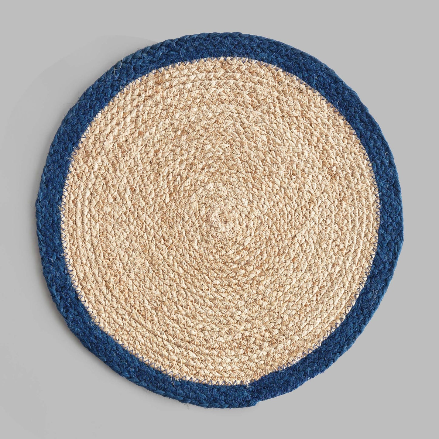 Jute round placemats with navy border (set of 8) - stylish home accent (Image3).