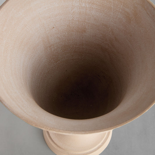 Large sandstone vase - stylish home accent (Image2).