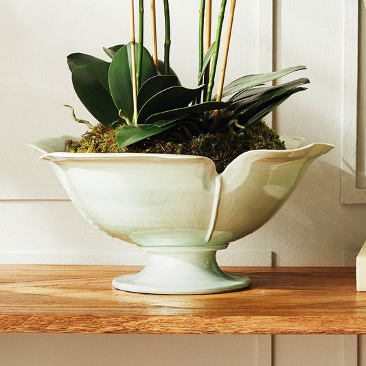 Light green italian ceramic footed bowl - stylish home accent (Image4).