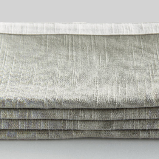 Light green with white border cotton dinner napkins (set of 4) - stylish home accent (Image2).