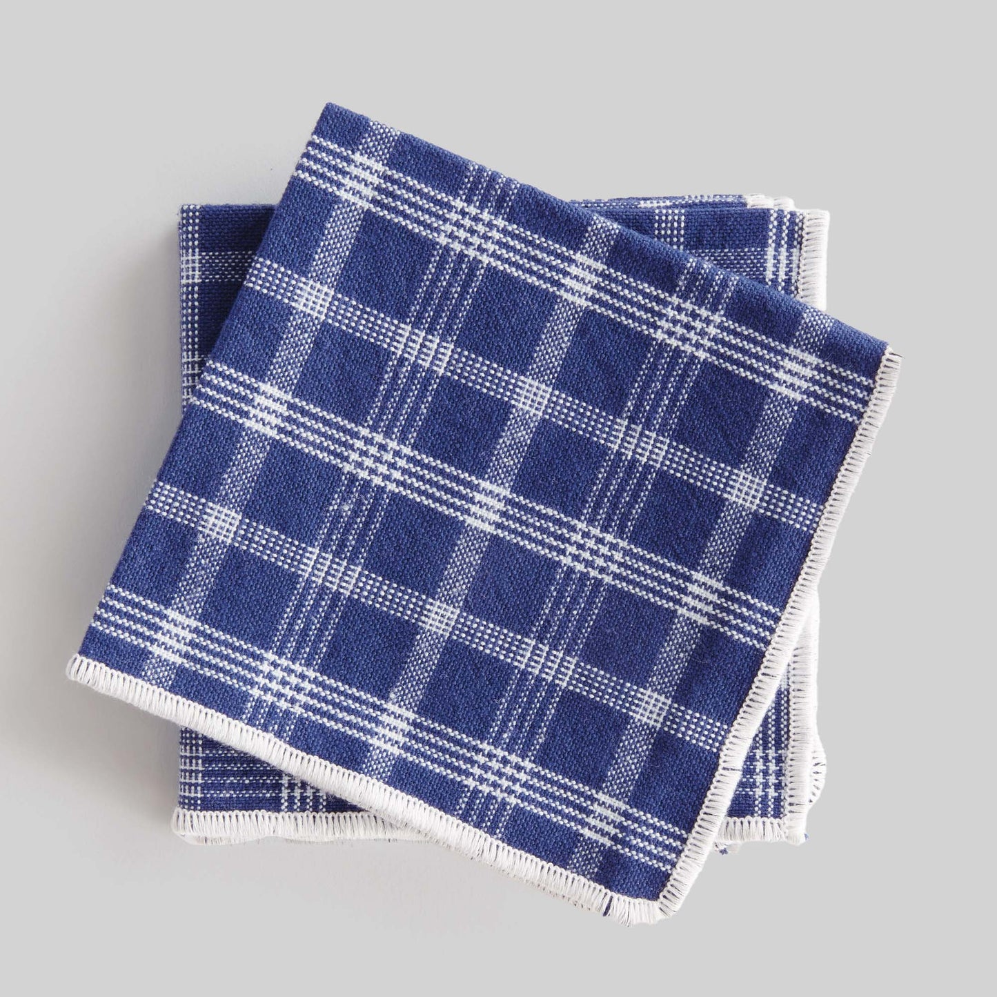 Navy blue plaid with white border cotton cocktail napkins (set of 4) - stylish home accent (Image4).