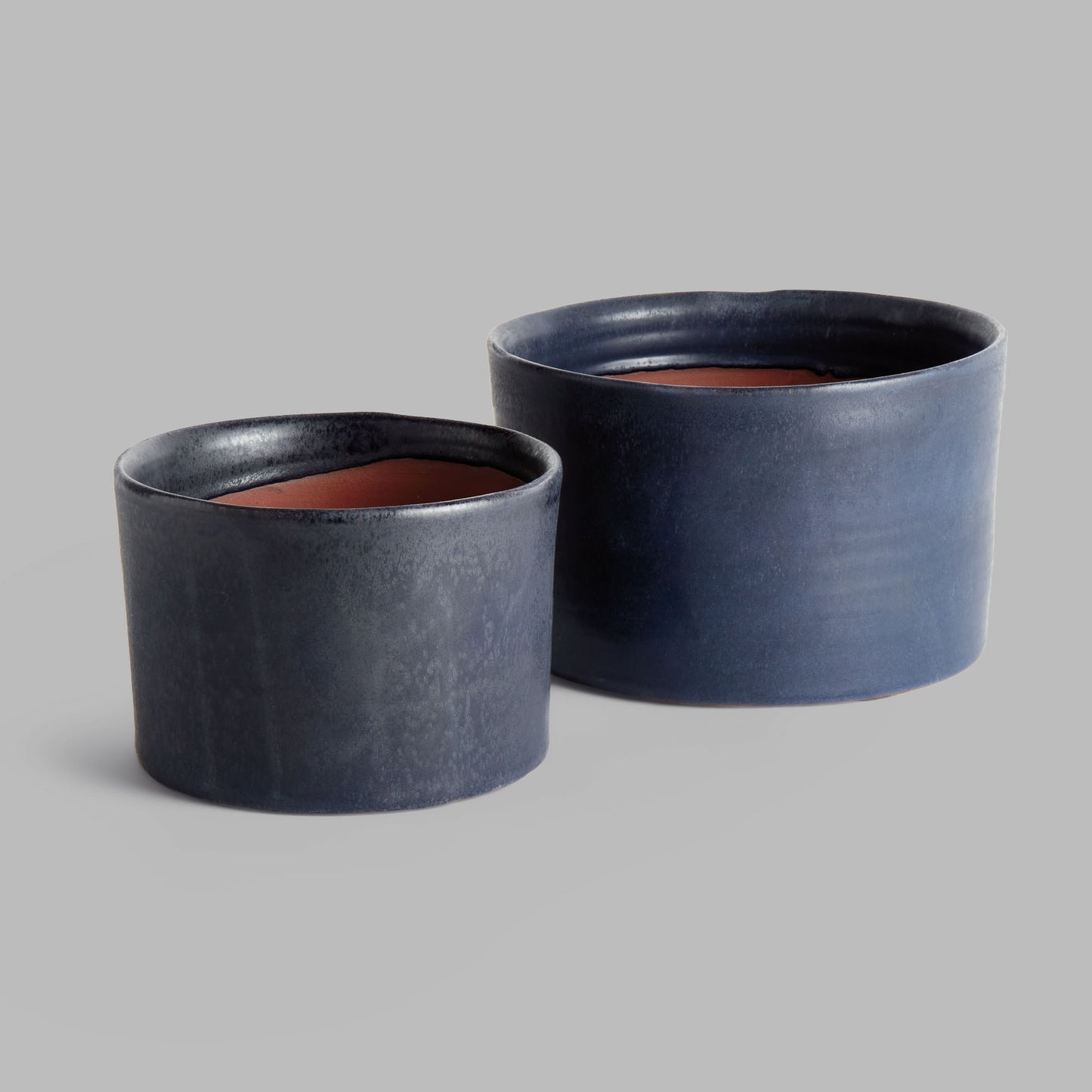 Navy crackled terracotta cachepots (set of 2) - stylish home accent (Image3).
