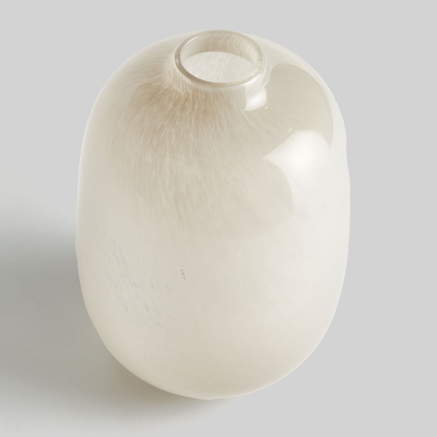 Organic decorative tall glass vase - stylish home accent (Image3).