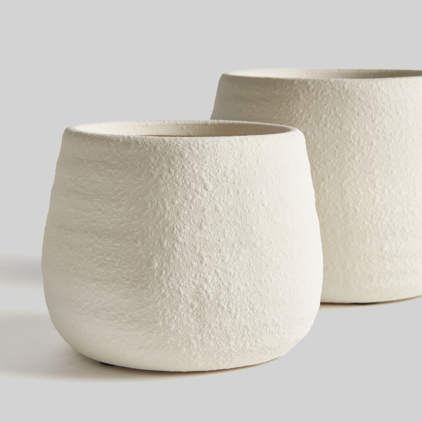 Putty terracotta pots (set of 2) - stylish home accent (Image3).