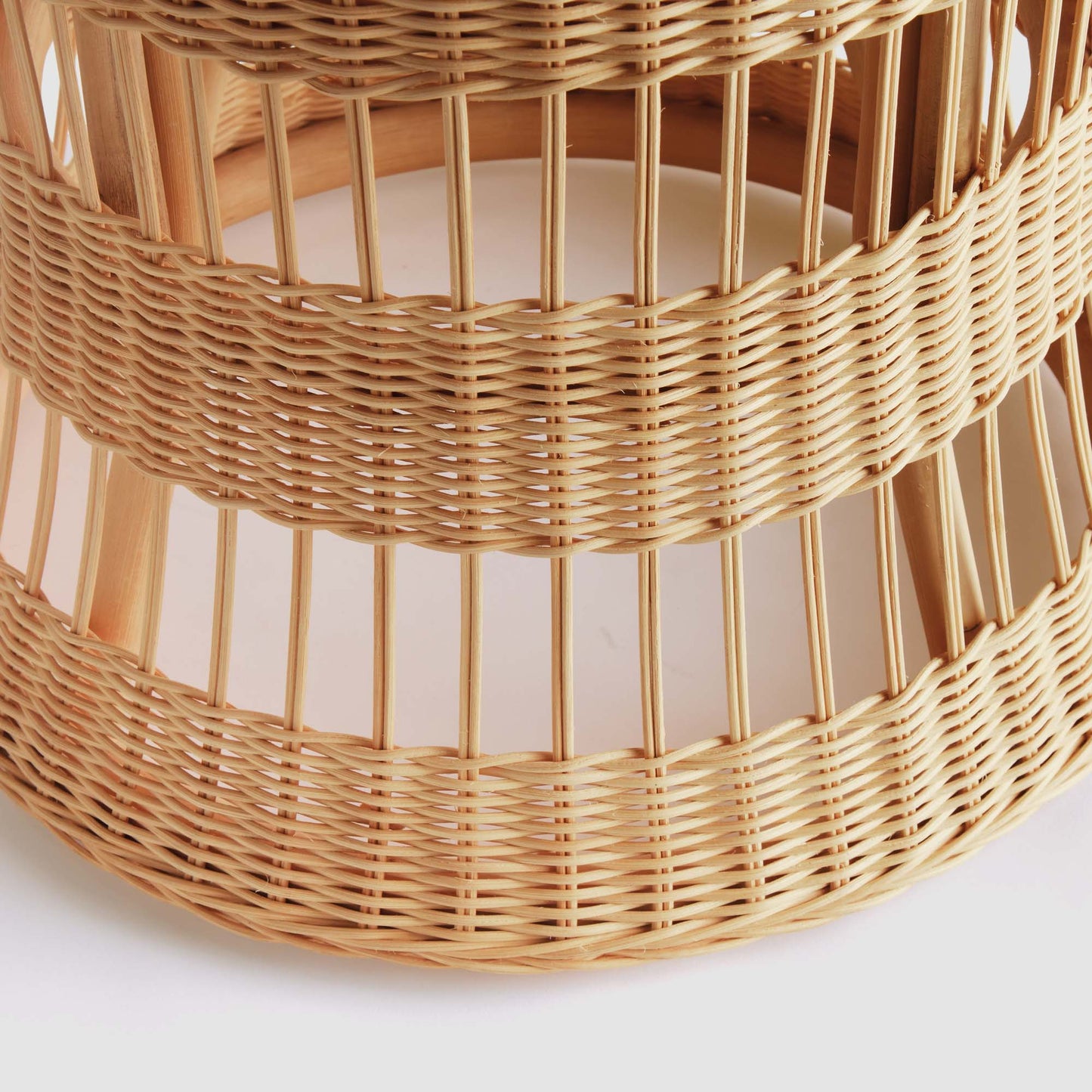 Rattan side table - stylish home accent (Image3).