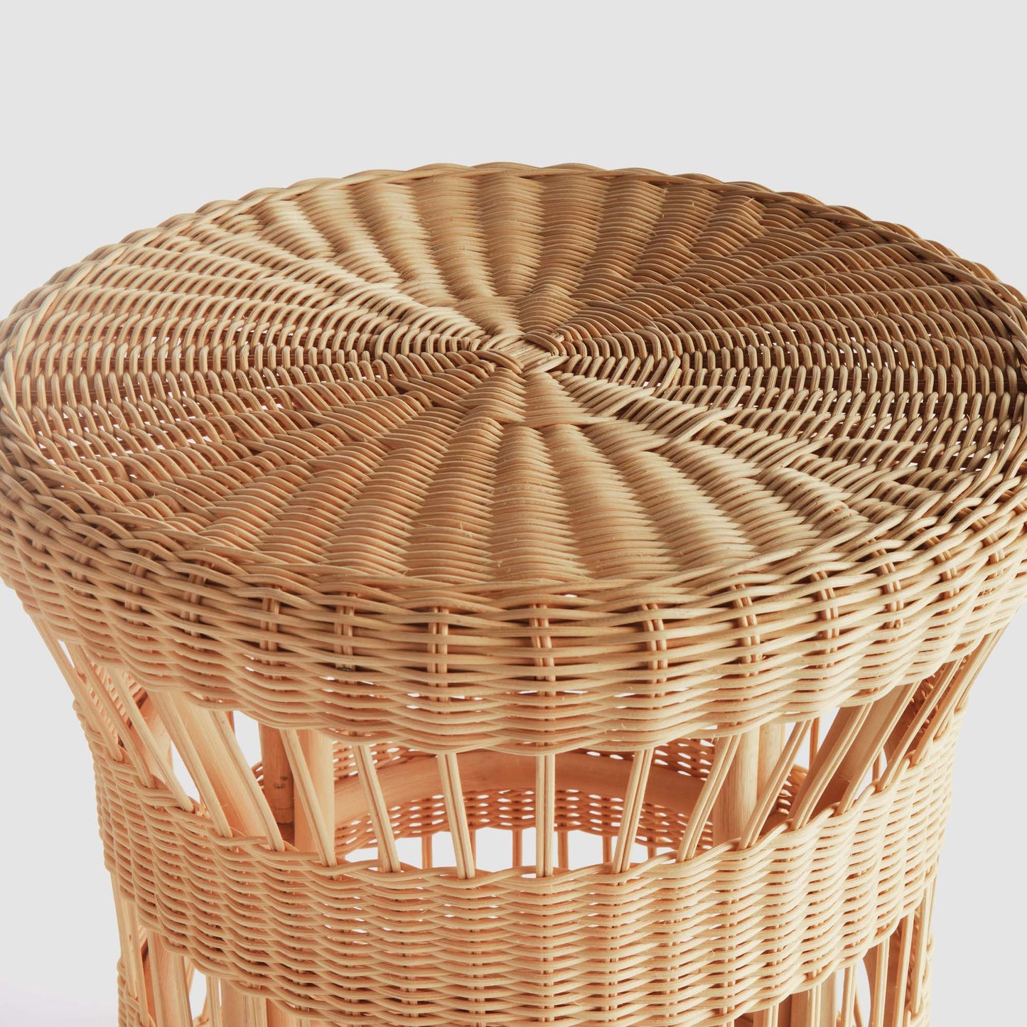 Rattan side table - stylish home accent (Image4).