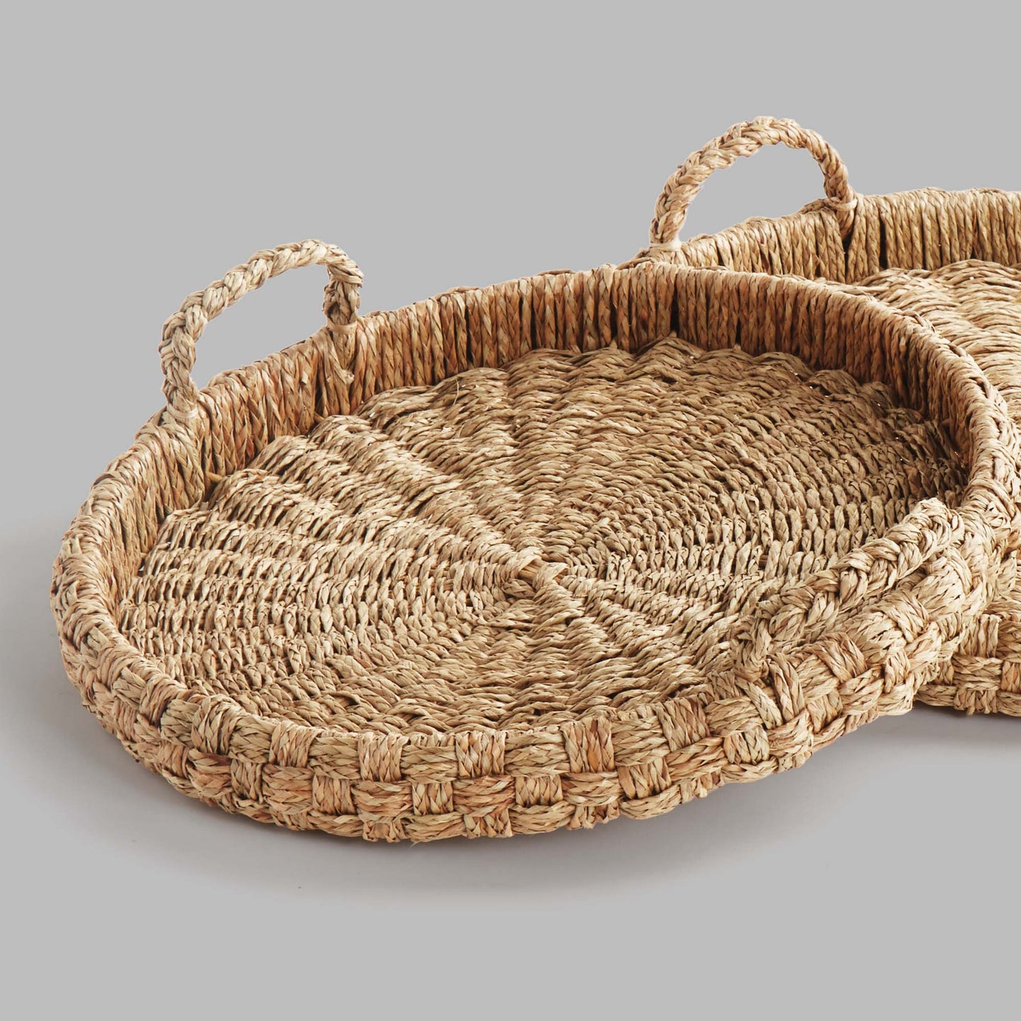 Round rattan trays with handles (set of 2) - stylish home accent (Image3).