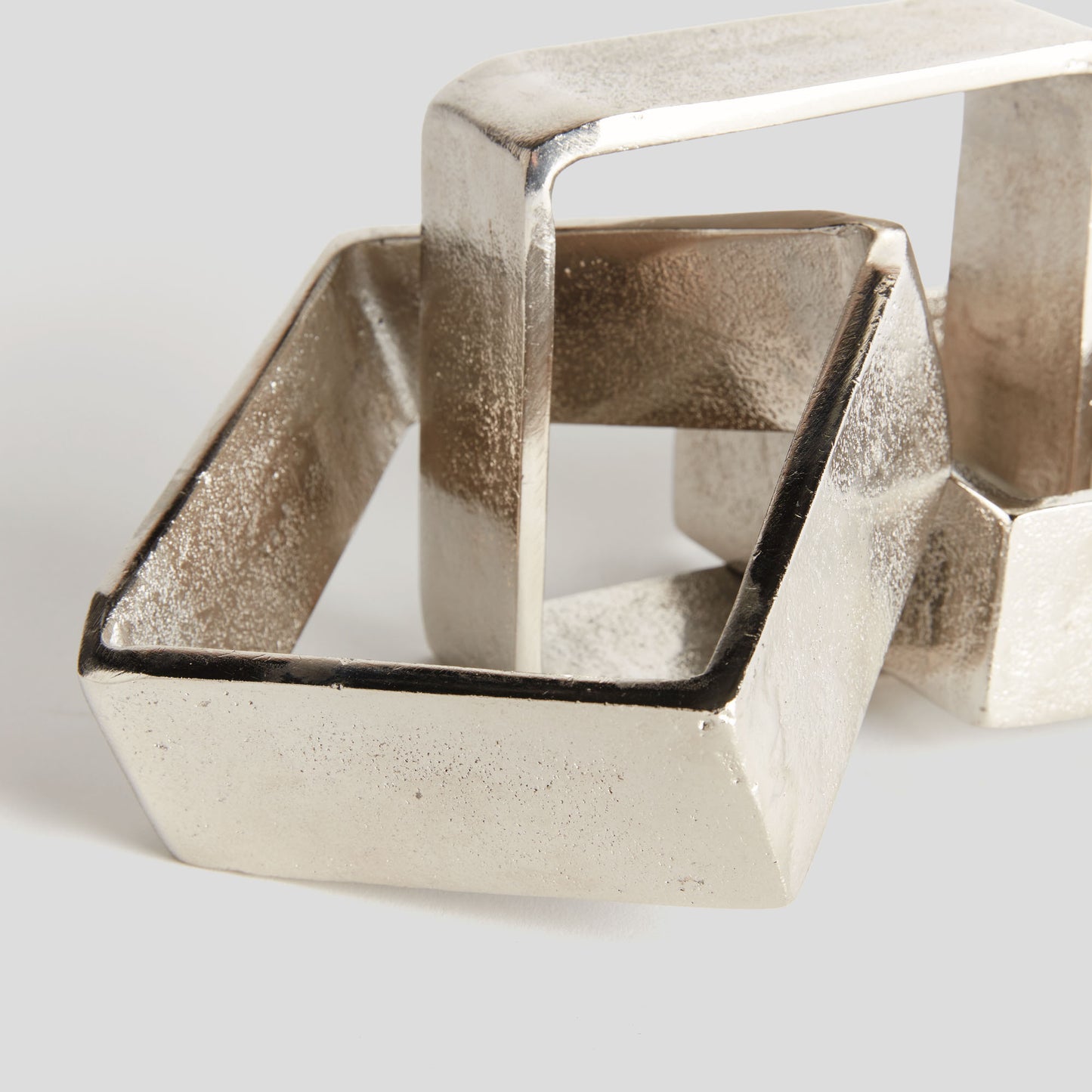 Square chain aluminum sculpture - stylish home accent (Image3).