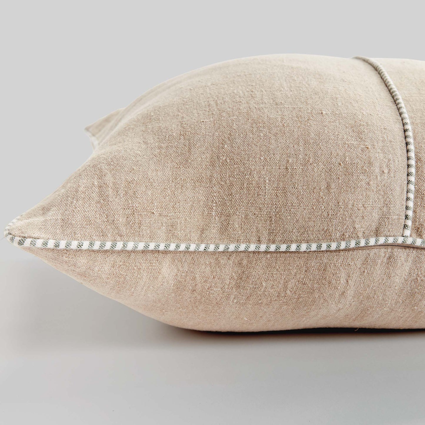 Tan with blue piping 24 inch linen pillow - stylish home accent (Image4).