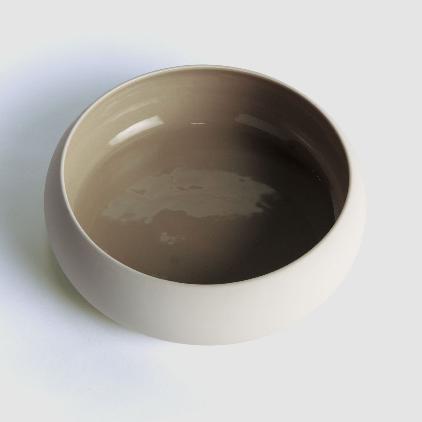 Taupe ceramic decorative bowl - stylish home accent (Image3).
