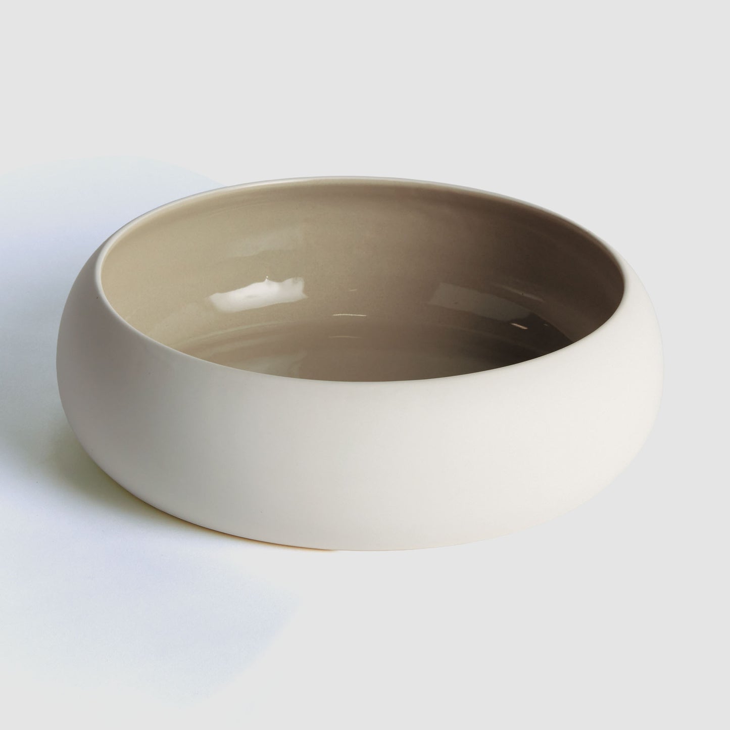 Taupe ceramic decorative bowl - stylish home accent (Image4).