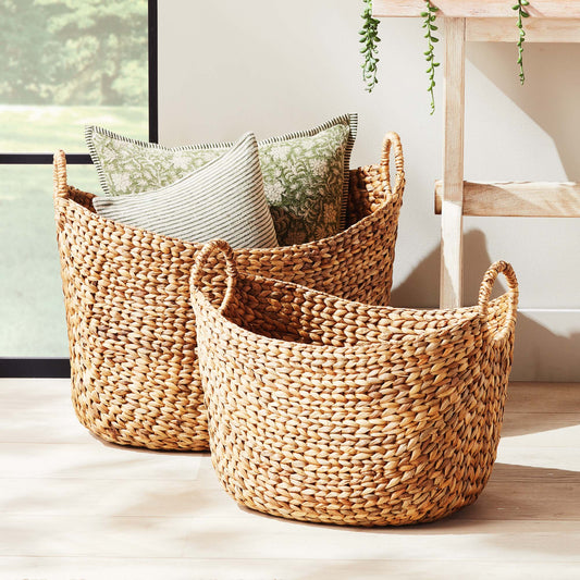 Water hyacinth baskets with handles (set of 2) - stylish home accent (Image1).