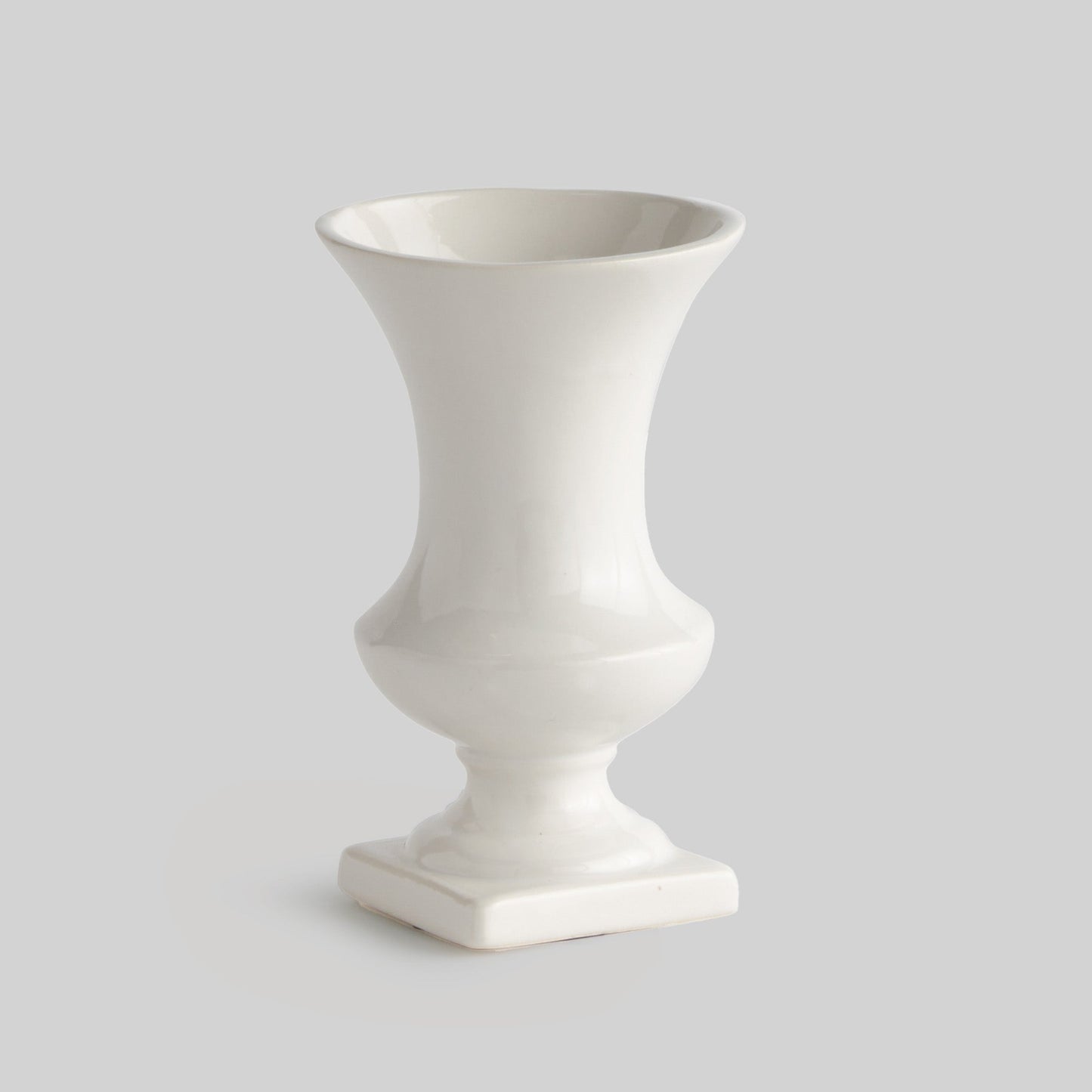 White ceramic trumpet vase - stylish home accent (Image4).