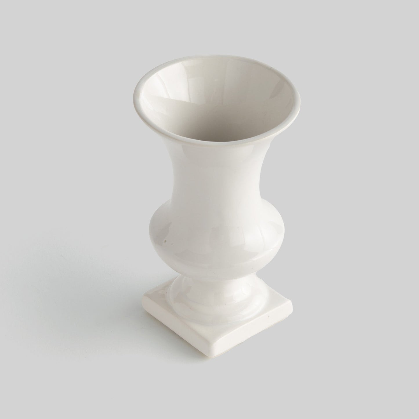 White ceramic trumpet vase - stylish home accent (Image6).
