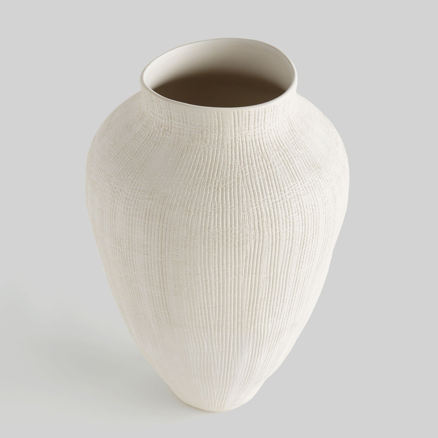 White crosshatch large vase - stylish home accent (Image4).