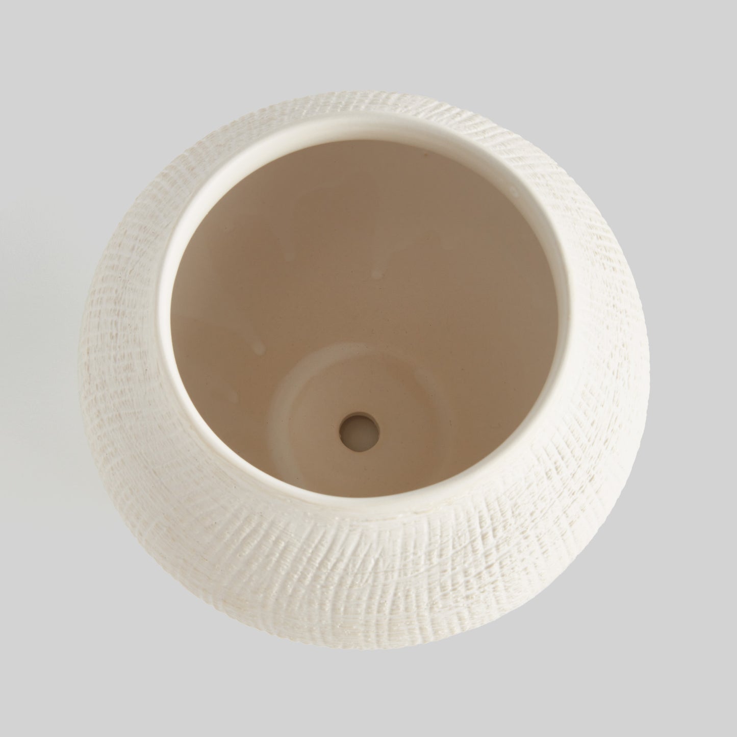 White crosshatch pot - stylish home accent (Image3).