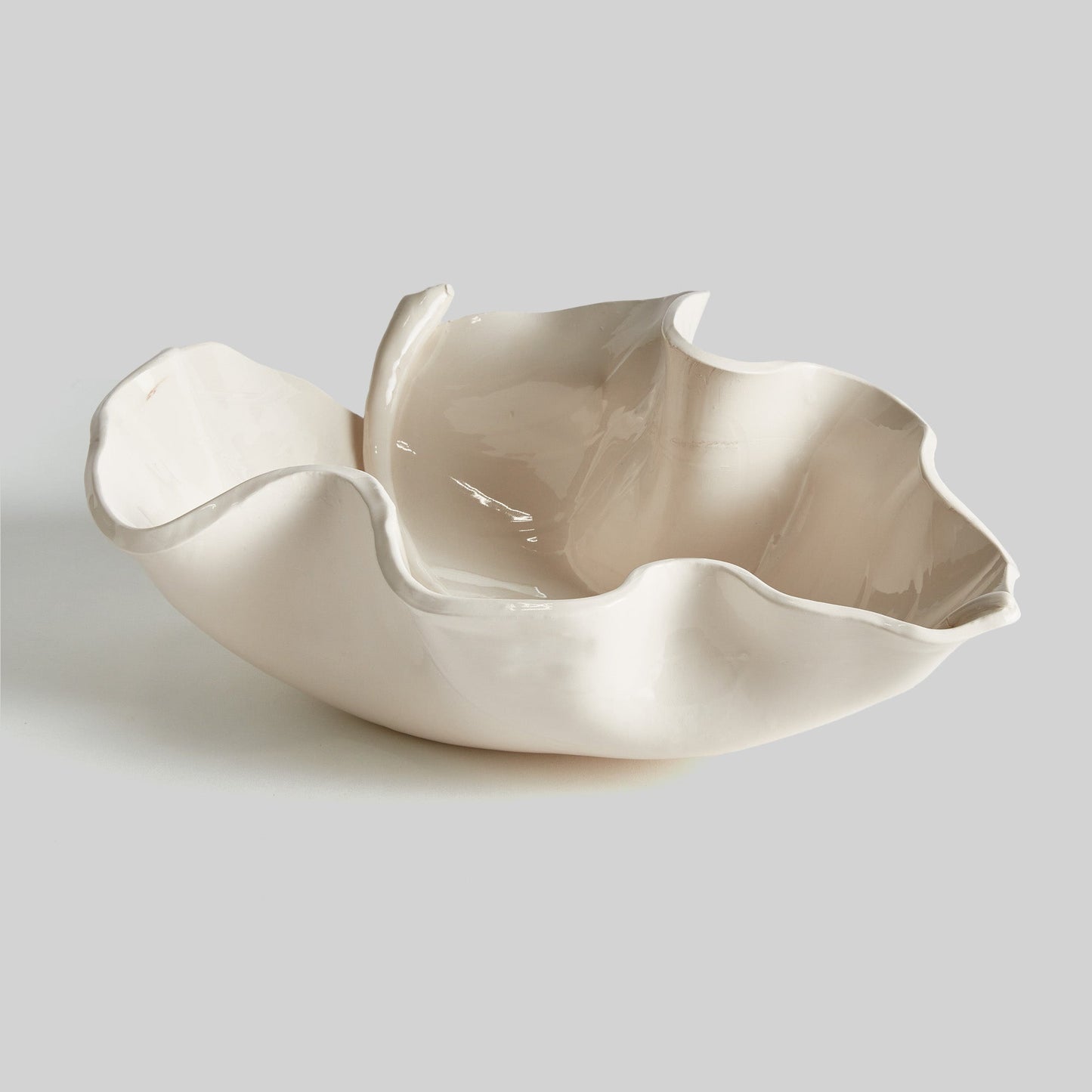 White italian ceramic leaf large bowl - stylish home accent (Image5).