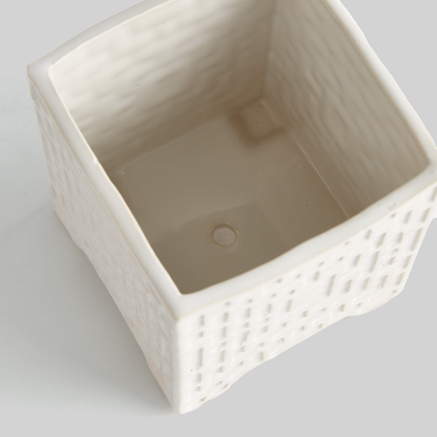 White lattice small square cachepot - stylish home accent (Image2).