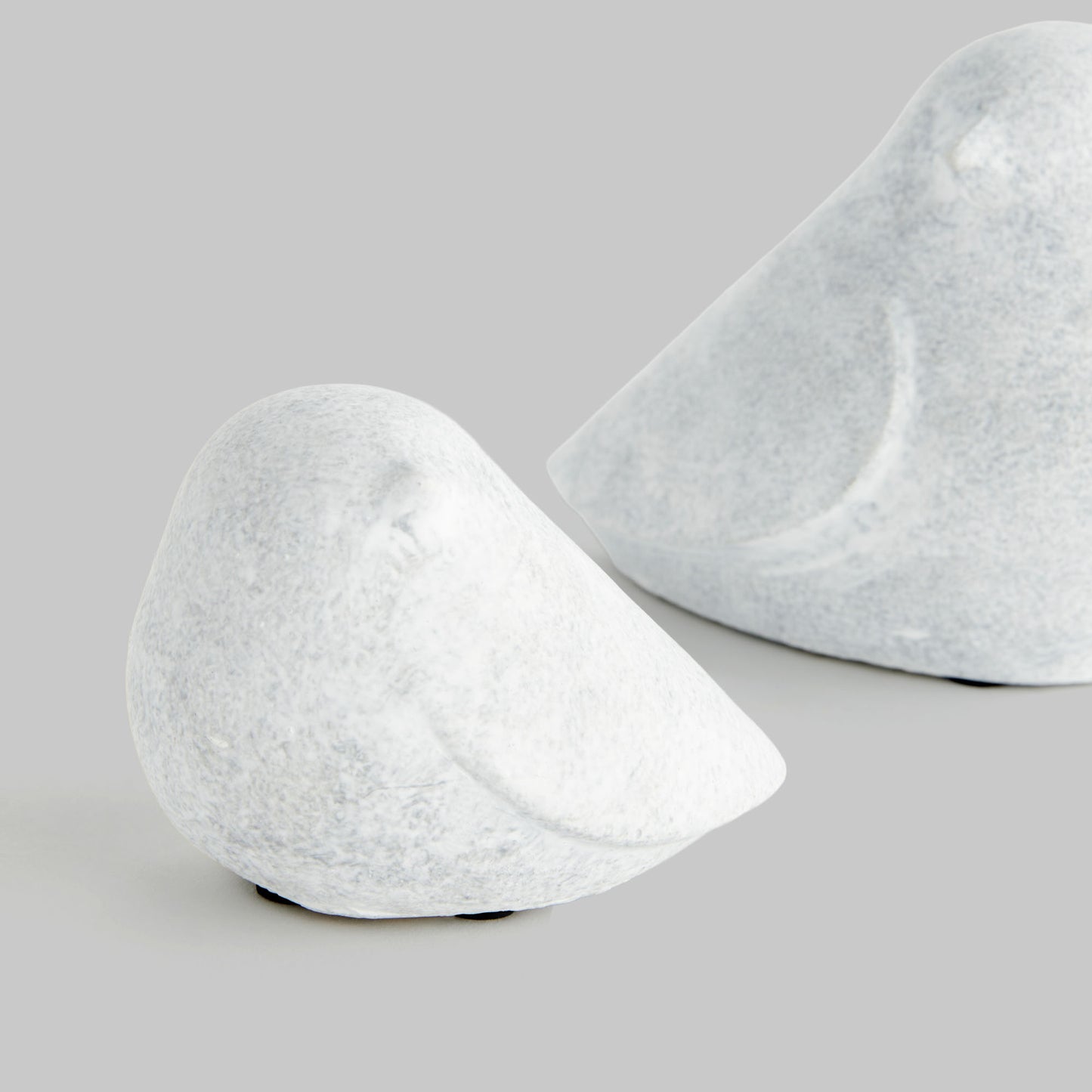 Whitewash concrete bird sculptures (set of 2) - stylish home accent (Image2).