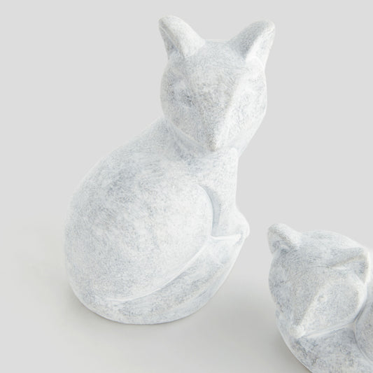 Whitewash concrete fox sculptures (set of 2) - stylish home accent (Image2).