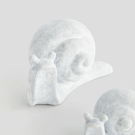 Whitewash concrete snail sculpture (set of 2) - stylish home accent (Image2).