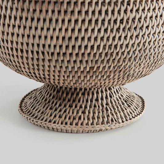 Whitewash rattan footed cachepot - stylish home accent (Image2).