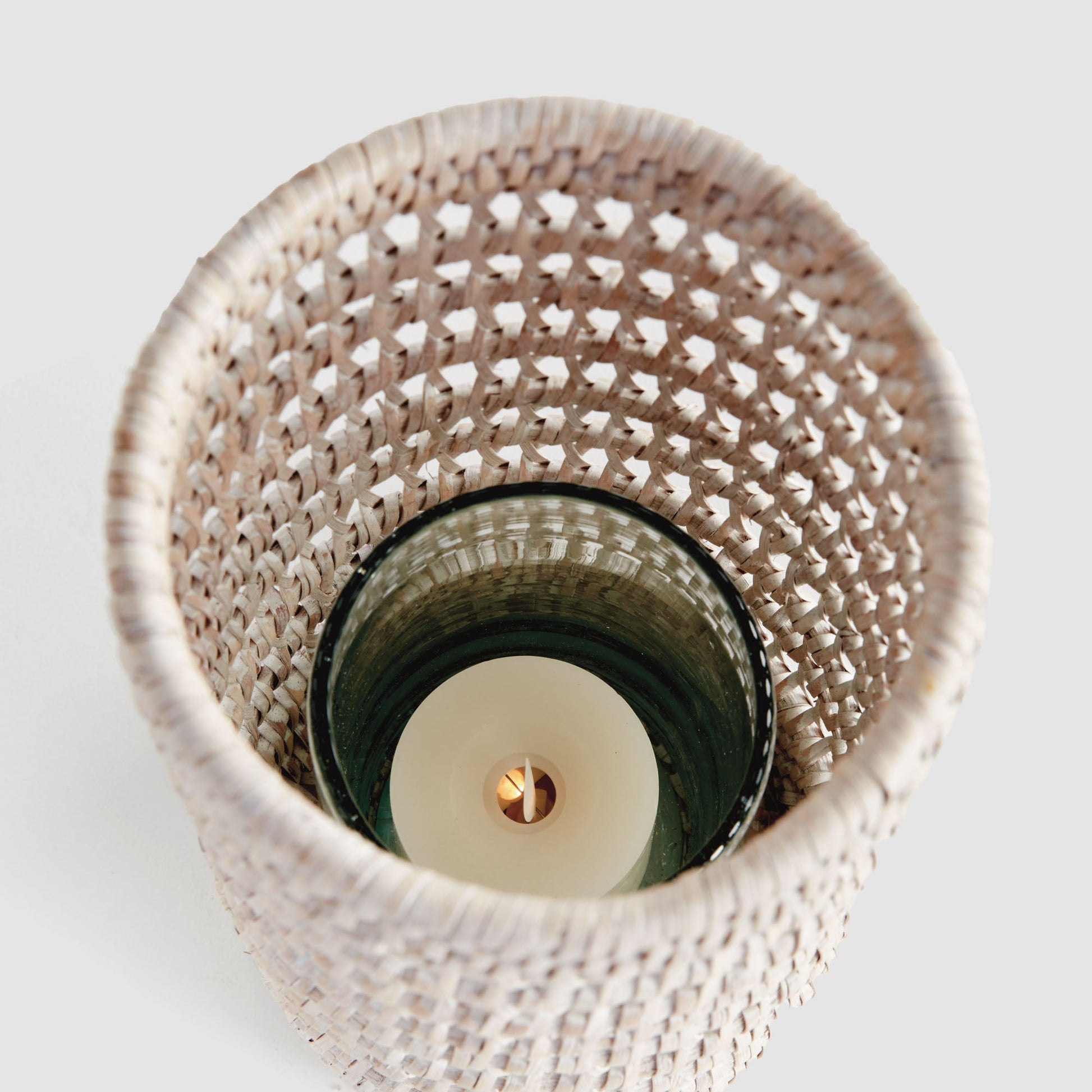 Whitewash rattan hurricane candle holder - stylish home accent (Image4).