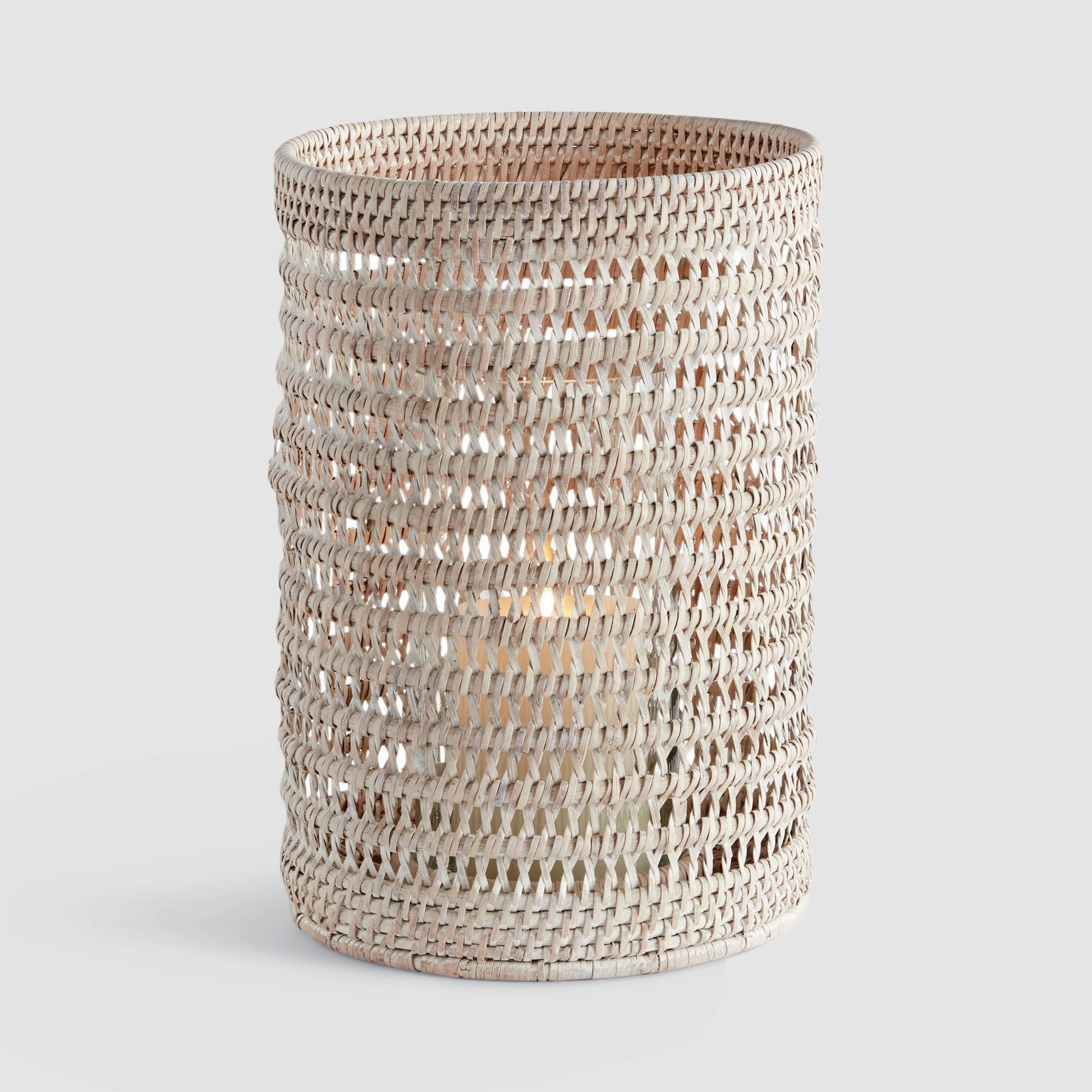 Whitewash rattan hurricane candle holder - stylish home accent (Image5).