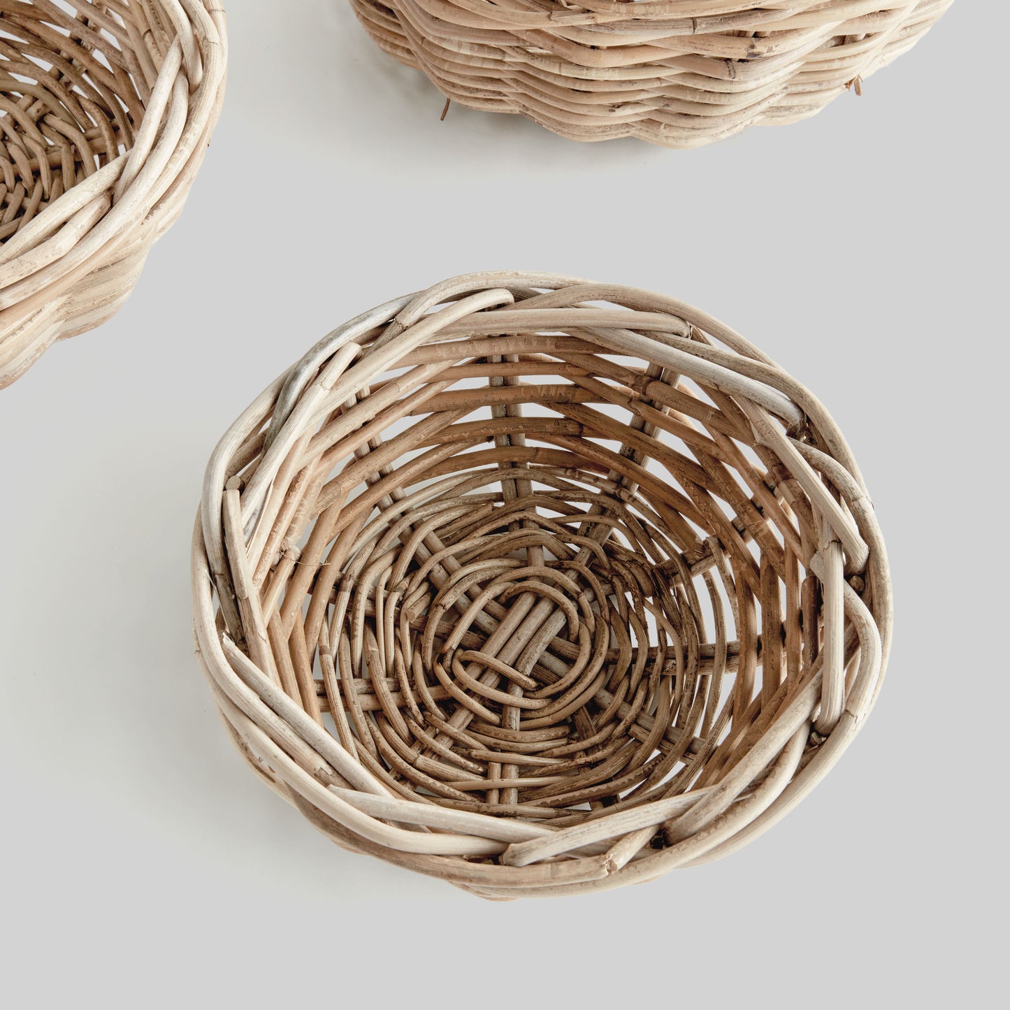 Woven rattan decorative bowls (set of 3) - stylish home accent (Image3).