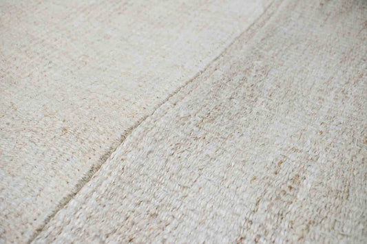 Handwoven Turkish kilim hemp pillow cover fabric in cream with double panel stitch.