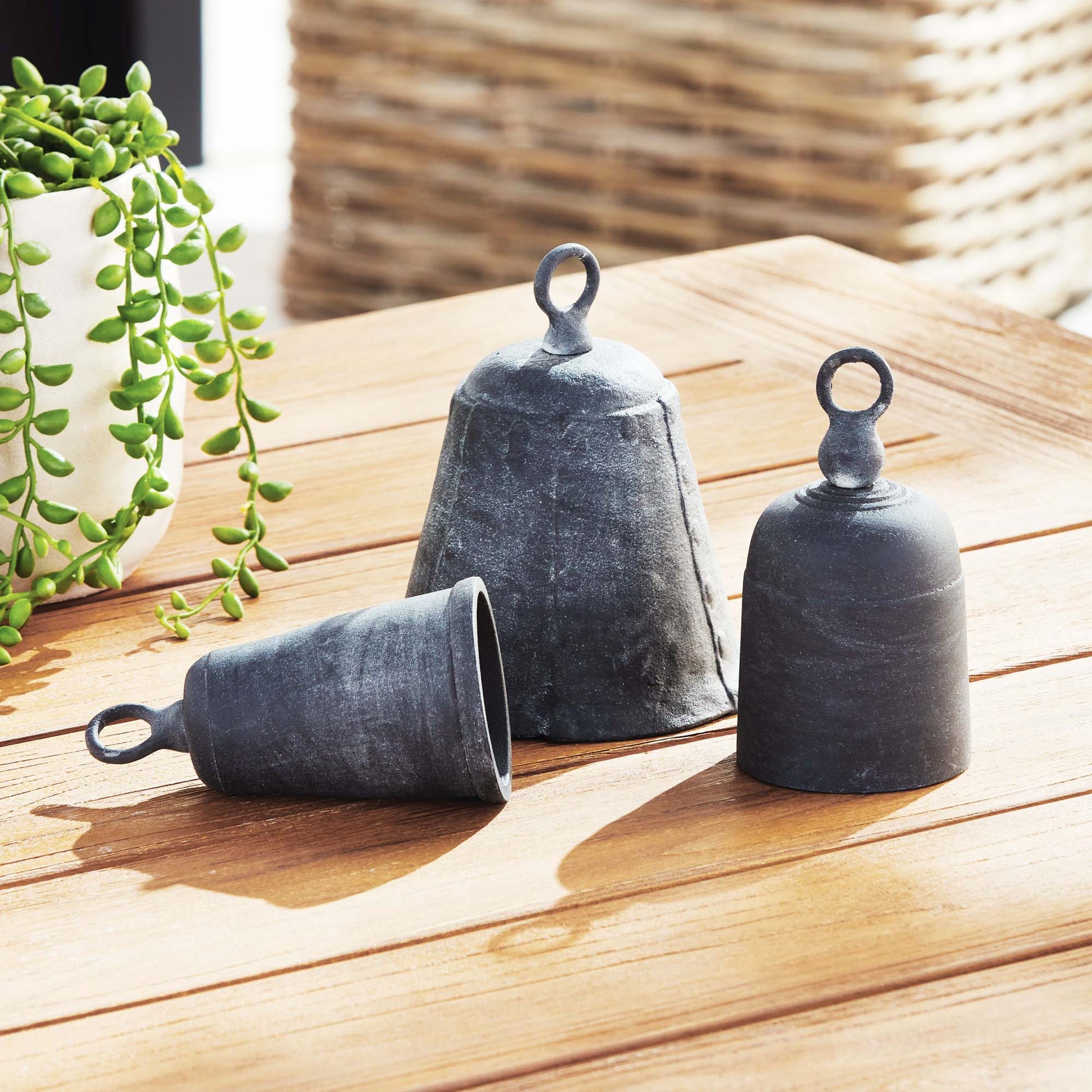 Aged zinc cast aluminum bells (set of 3) - stylish home accent (Image6).